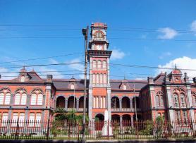Ostrov Trinidad a hlavní město Port of Spain - jedna z krásných staveb